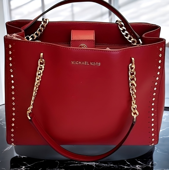 MICHAEL KORS Adele Burgundy Studded Lrg Shld Bag w/ Gld Chain & Lea Strap | EUC - Picture 3 of 16